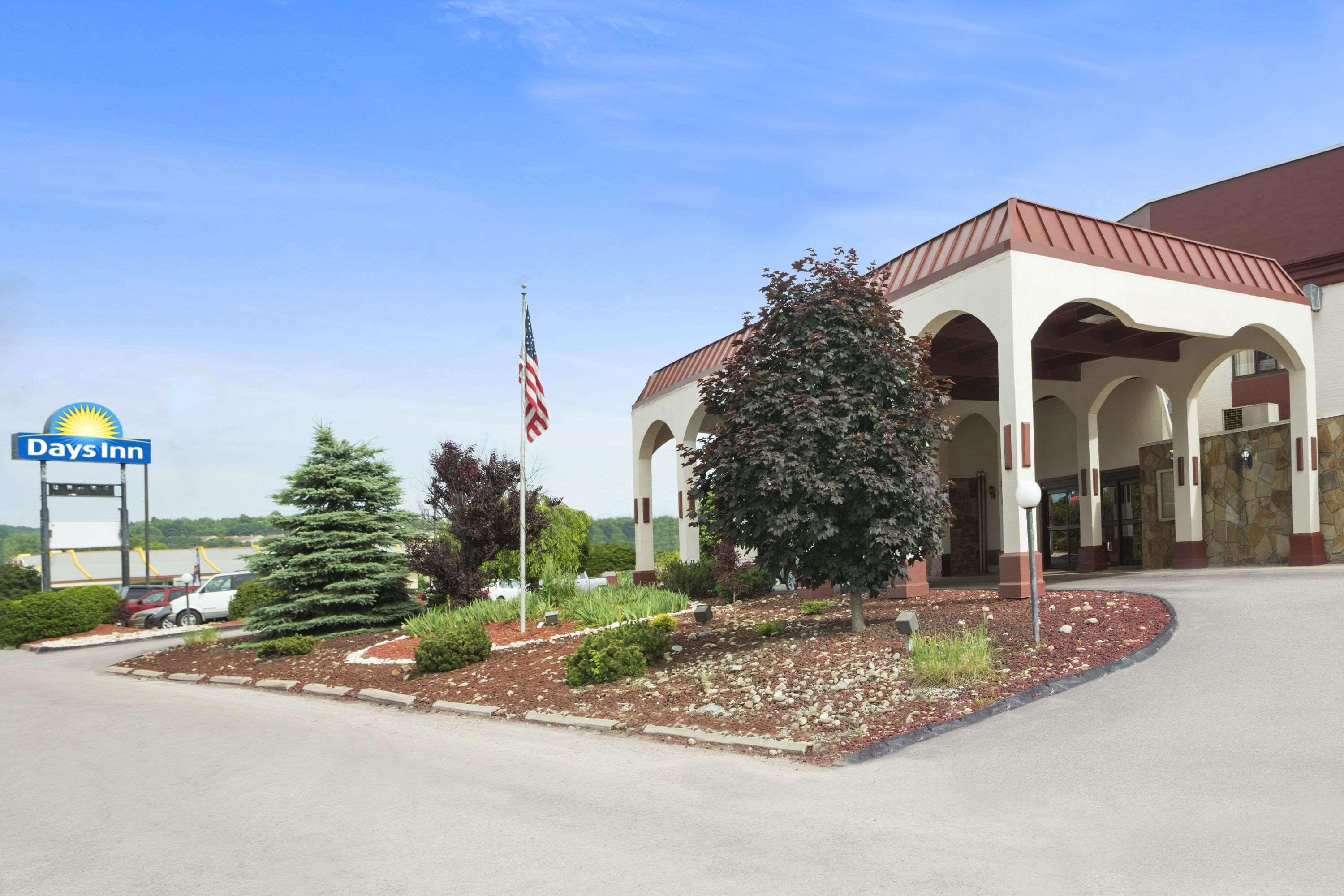Ramadaby Wyndham Pittsburgh-New Stanton Hotel Екстериор снимка