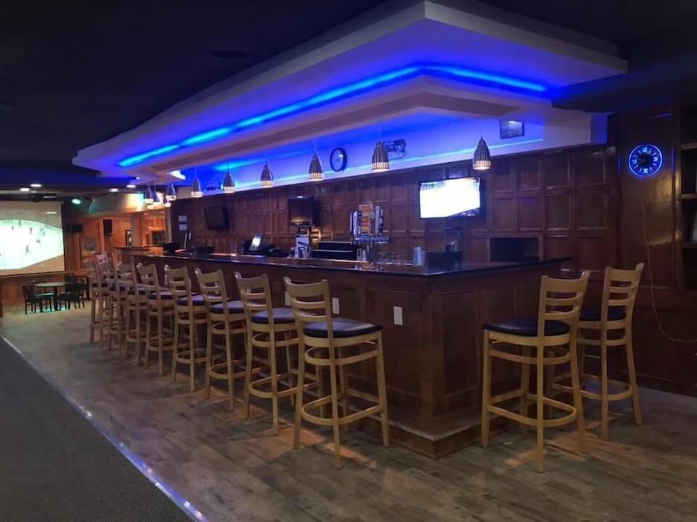 Ramadaby Wyndham Pittsburgh-New Stanton Hotel Екстериор снимка