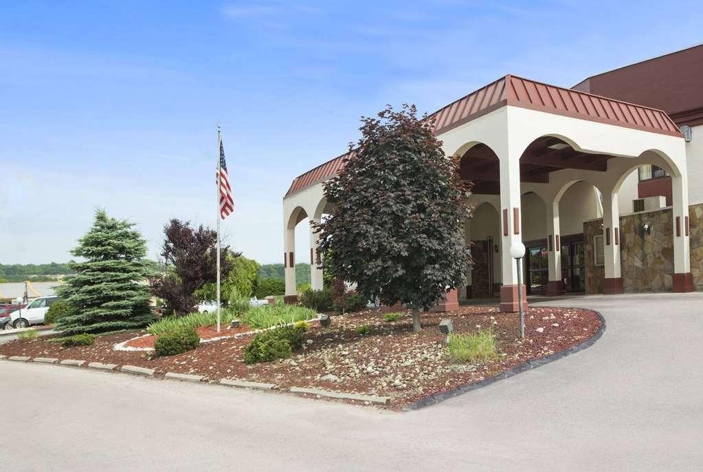 Ramadaby Wyndham Pittsburgh-New Stanton Hotel Екстериор снимка